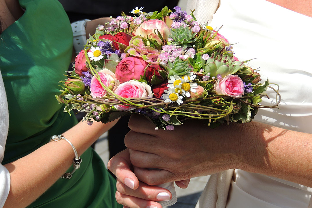 Hochzeit und Freie Trauung in Österreich. Queer heiraten. Frauenhochzeit. Die Liebe feiern ganz nach den eigenen Vorstellungen.